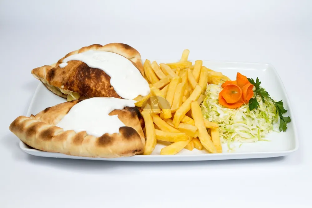 Ceafă de porc învelită în aluat de pizza